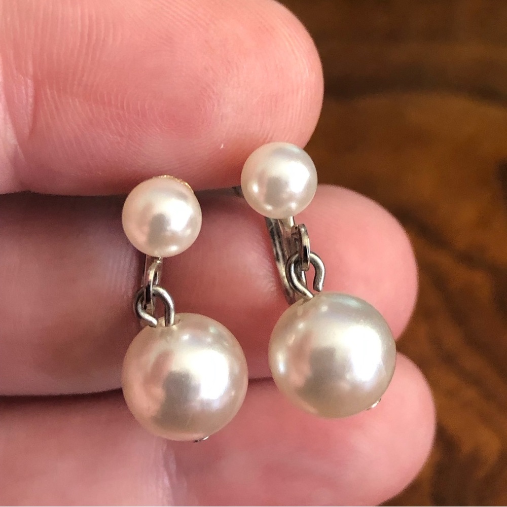 Vintage white faux pearl dangle clip earrings